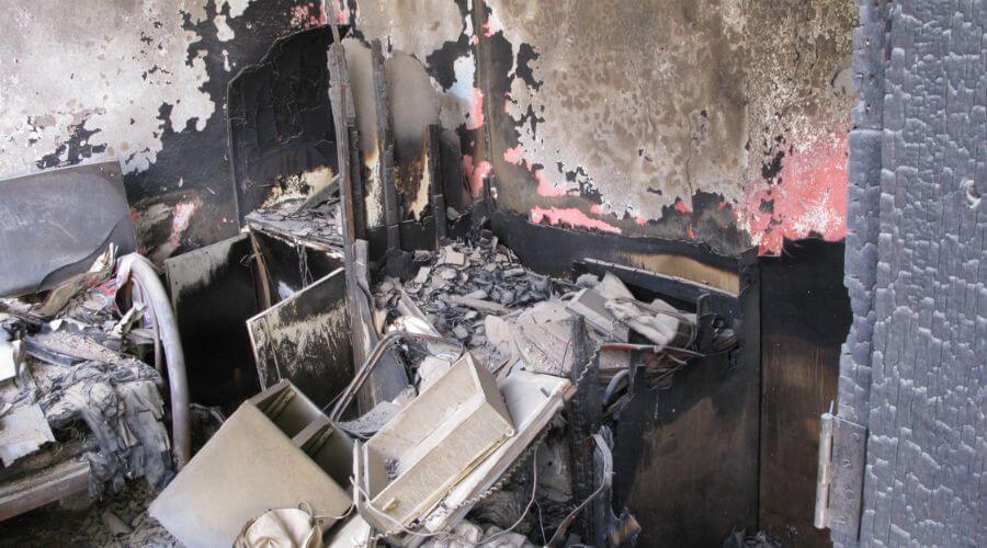 Why choose water damage restoration service for burst pipe water damage in Houstones